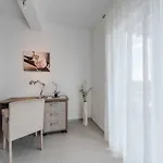 Villa Comfort Four Bedroom With Sea View And Private Pool 7 Debeljak