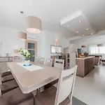 Villa Comfort Four Bedroom With Sea View And Private Pool 7 *