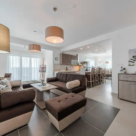 Comfort Four Bedroom With Sea View And Private Pool 7 Villa