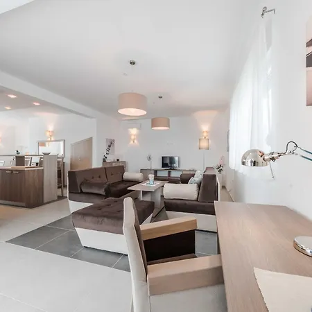 Comfort Four Bedroom With Sea View And Private Pool 7 Debeljak