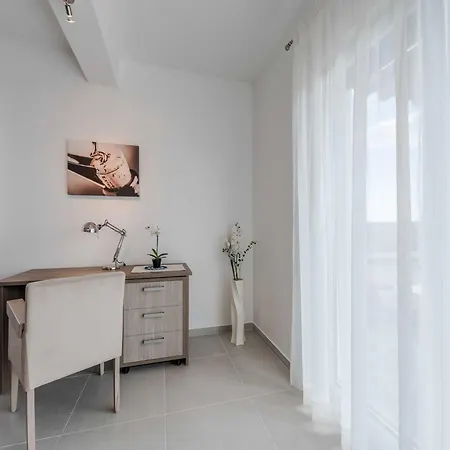 فيلة Comfort Four Bedroom With Sea View And Private Pool 7 Debeljak