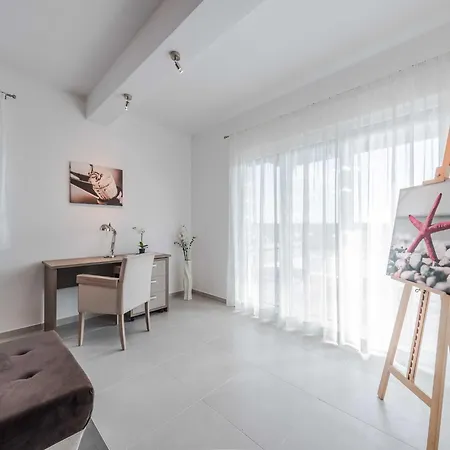 Comfort Four Bedroom With Sea View And Private Pool 7 Debeljak
