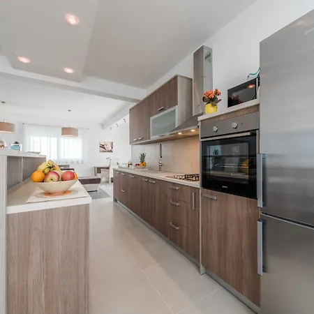 Comfort Four Bedroom With Sea View And Private Pool 7 Debeljak