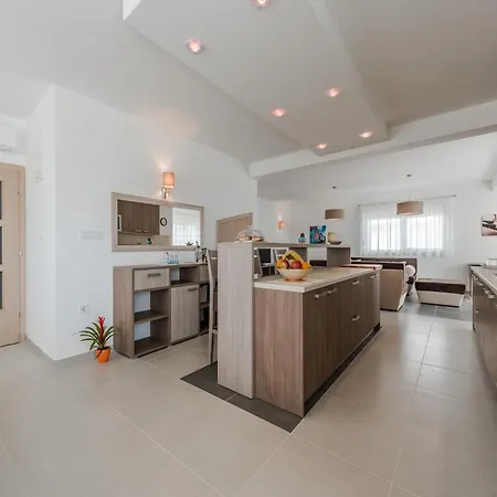 Comfort Four Bedroom With Sea View And Private Pool 7 *