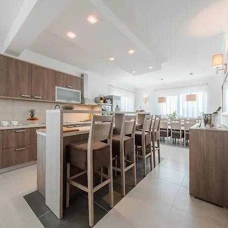 Comfort Four Bedroom With Sea View And Private Pool 7 Villa *