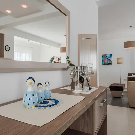 Villa Comfort Four Bedroom With Sea View And Private Pool 7