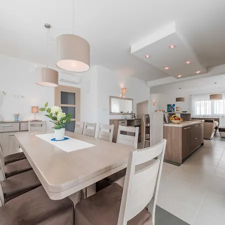 Villa Comfort Four Bedroom With Sea View And Private Pool 7 *