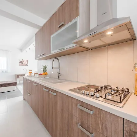 فيلة Comfort Four Bedroom With Sea View And Private Pool 7