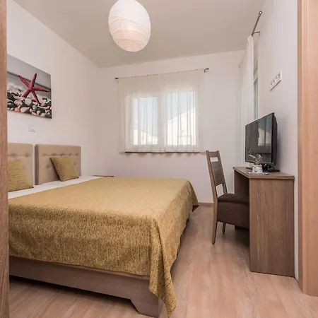 فيلة Comfort Four Bedroom With Sea View And Private Pool 7 *