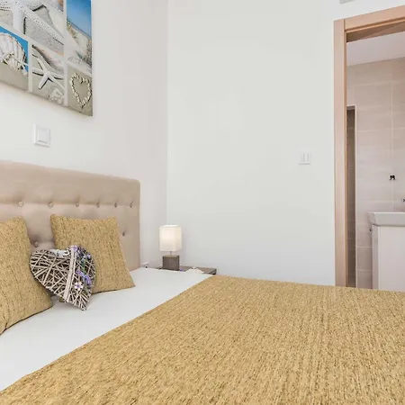 فيلة Comfort Four Bedroom With Sea View And Private Pool 7 *