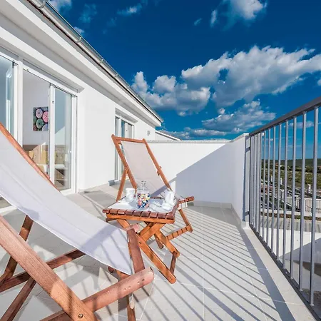 فيلة Comfort Four Bedroom With Sea View And Private Pool 7