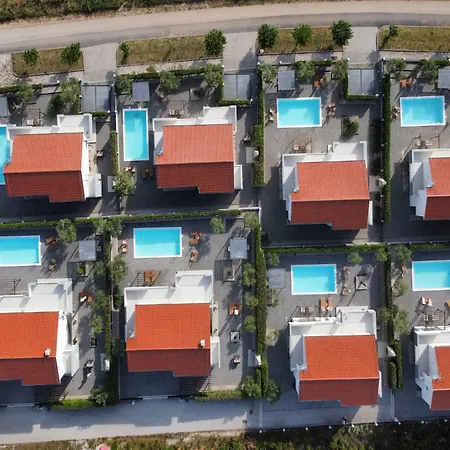 Comfort Four Bedroom With Sea View And Private Pool 7