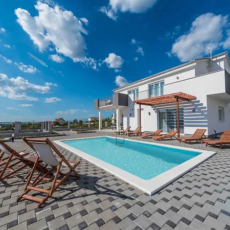 فيلة Comfort Four Bedroom With Sea View And Private Pool 7 Debeljak