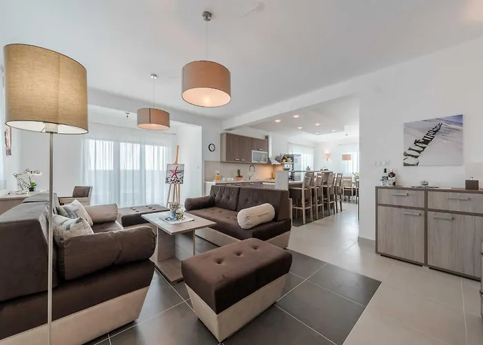 Comfort Four Bedroom With Sea View And Private Pool 7 فيلة