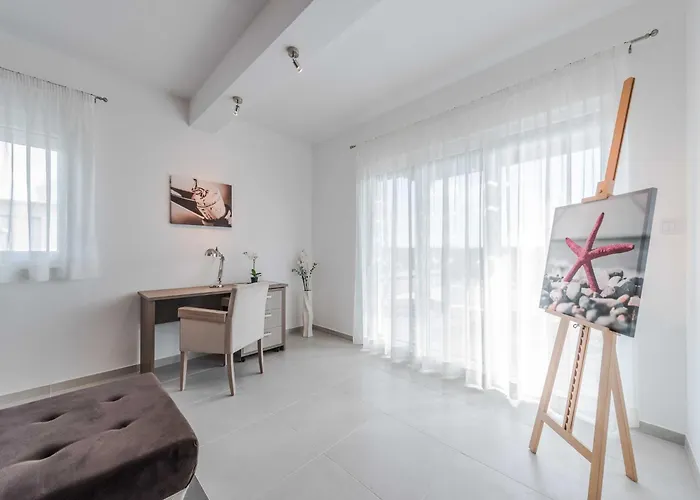 Comfort Four Bedroom With Sea View And Private Pool 7 Debeljak