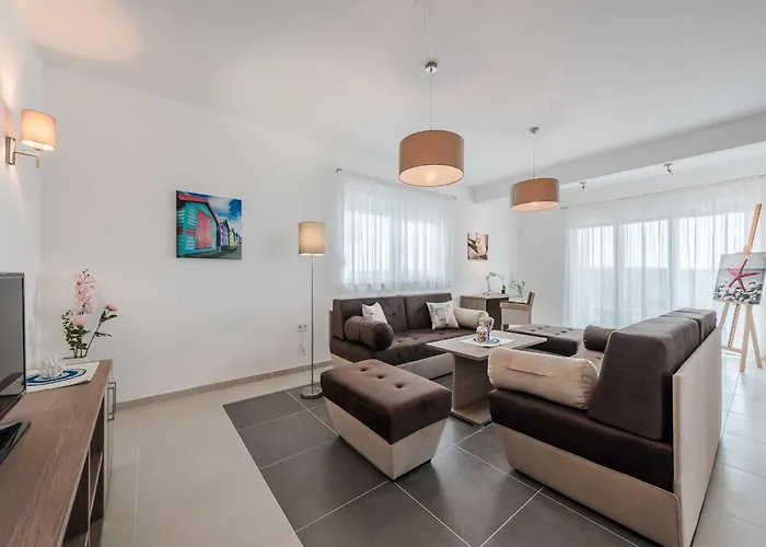 Comfort Four Bedroom With Sea View And Private Pool 7 *