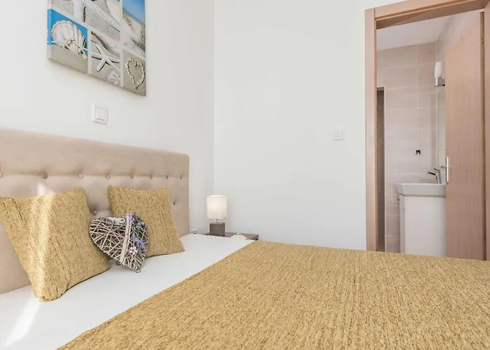 فيلة Comfort Four Bedroom With Sea View And Private Pool 7 *
