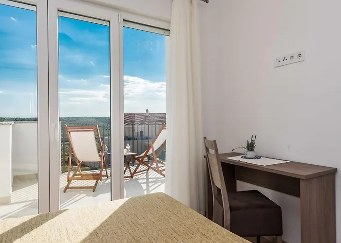 فيلة Comfort Four Bedroom With Sea View And Private Pool 7