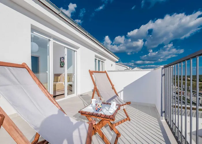 Comfort Four Bedroom With Sea View And Private Pool 7 Debeljak