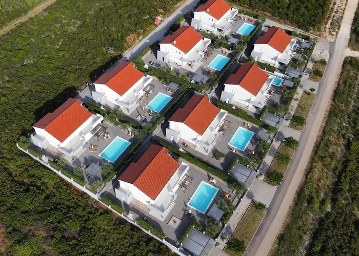 Comfort Four Bedroom With Sea View And Private Pool 7 فيلة