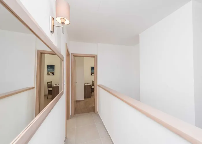 Comfort Four Bedroom With Sea View And Private Pool 7 فيلة *