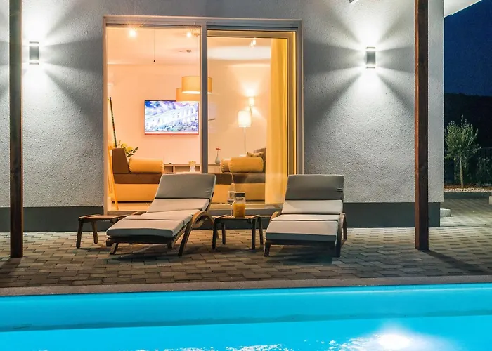 Comfort Four Bedroom With Sea View And Private Pool 7 فيلة Debeljak