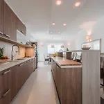 Comfort Four Bedroom With Sea View And Private Pool 7 فيلة *