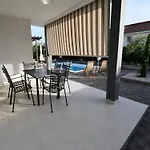 Comfort Four Bedroom With Sea View And Private Pool 7 فيلة Debeljak