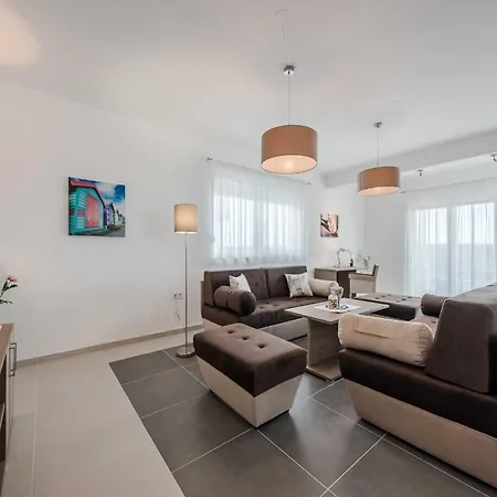 Comfort Four Bedroom With Sea View And Private Pool 7 *