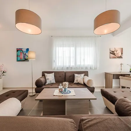 Comfort Four Bedroom With Sea View And Private Pool 7