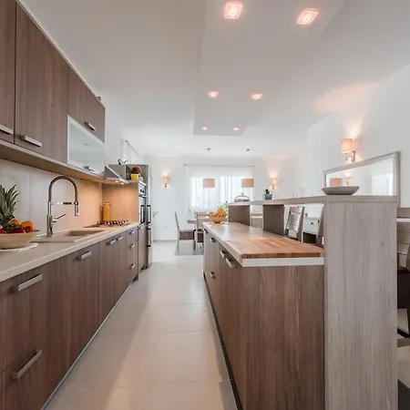 Comfort Four Bedroom With Sea View And Private Pool 7 Βίλα *