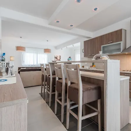Comfort Four Bedroom With Sea View And Private Pool 7 Debeljak