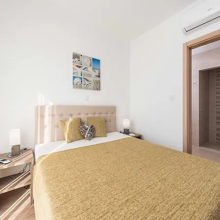 Comfort Four Bedroom With Sea View And Private Pool 7