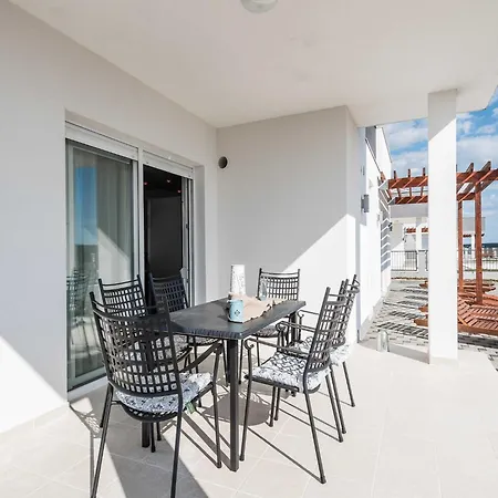 Comfort Four Bedroom With Sea View And Private Pool 7 Debeljak