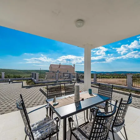 Βίλα Comfort Four Bedroom With Sea View And Private Pool 7