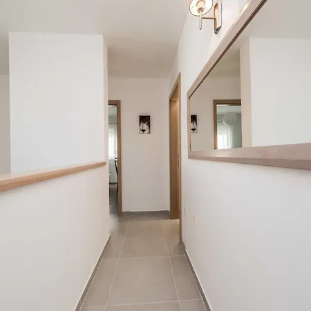 Vila Comfort Four Bedroom With Sea View And Private Pool 7 *