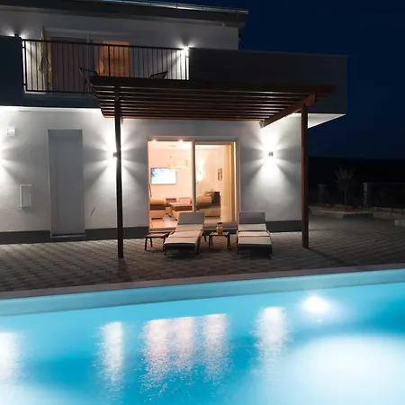 Βίλα Comfort Four Bedroom With Sea View And Private Pool 7 *
