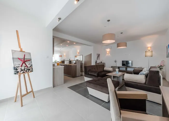 Вилла Comfort Four Bedroom With Sea View And Private Pool 7