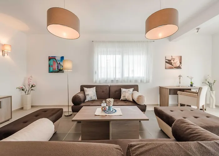 Comfort Four Bedroom With Sea View And Private Pool 7