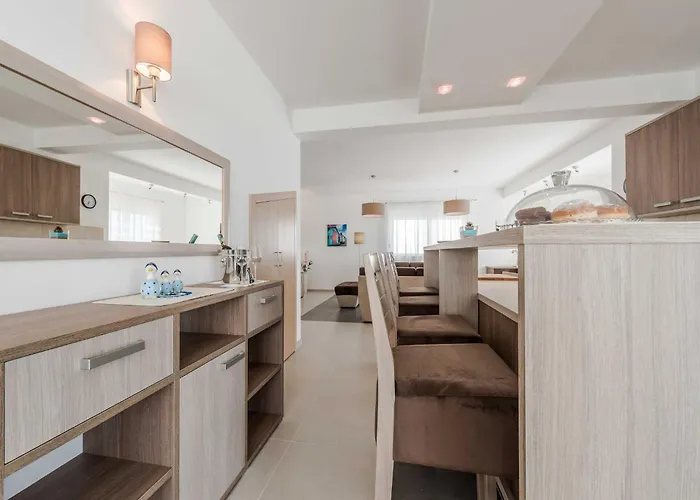 Вилла Comfort Four Bedroom With Sea View And Private Pool 7 Debeljak