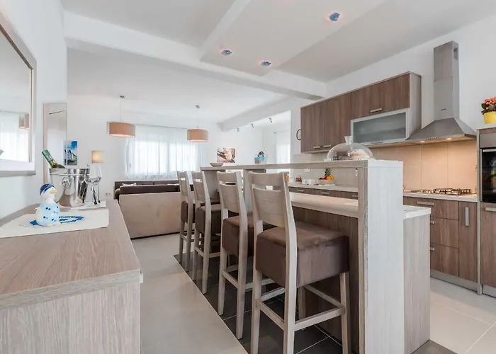 Comfort Four Bedroom With Sea View And Private Pool 7 Debeljak