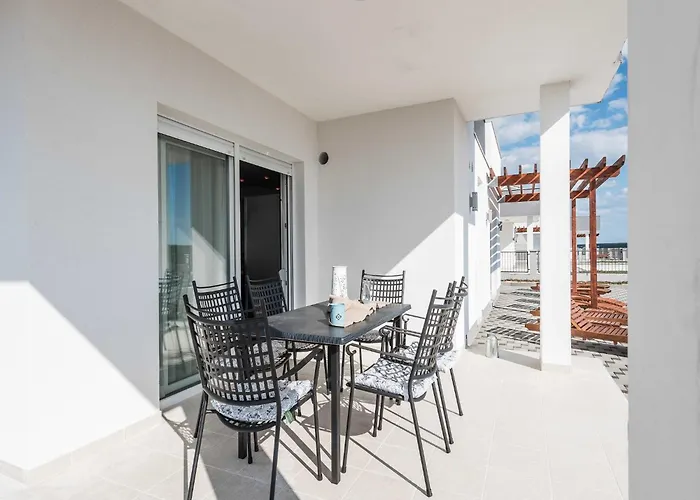 Comfort Four Bedroom With Sea View And Private Pool 7 Debeljak