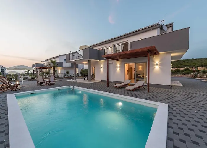 Вилла Comfort Four Bedroom With Sea View And Private Pool 7 *