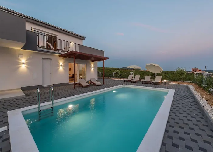 Вилла Comfort Four Bedroom With Sea View And Private Pool 7 *